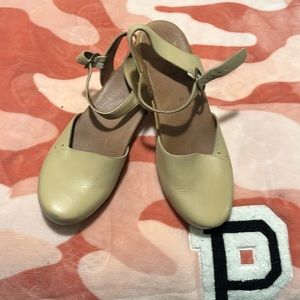 Comfy, cute dance school gently used